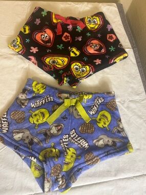 SpongeBob Squarepants Black Fleece Shorts and Shrek Fleece Shorts Size S